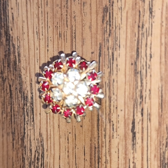 Vintage Ruby Red and clear Rhinestone Domed Pin Brooch Faceted Glass Gold Tone - Picture 2 of 4